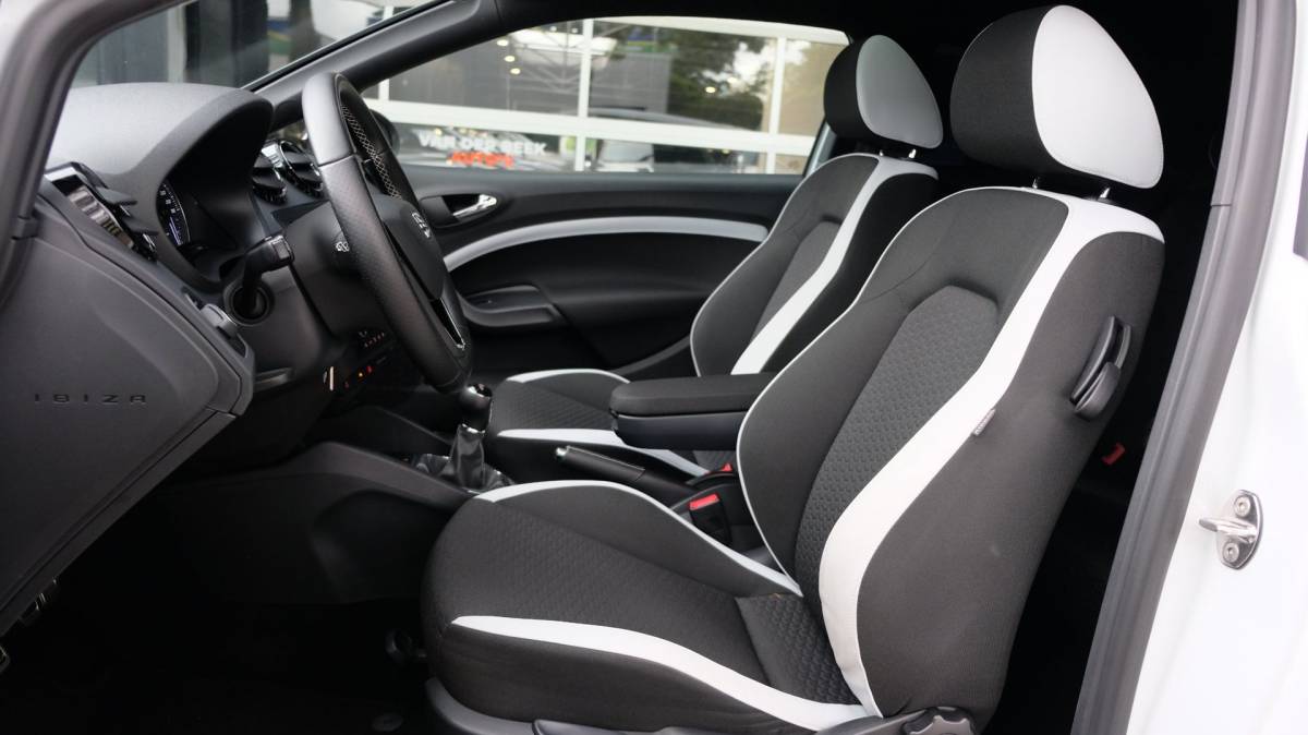 SEAT Ibiza Seat Ibiza SC 1.8 TSI Cupra 192PK Carplay Cruise Pano Led