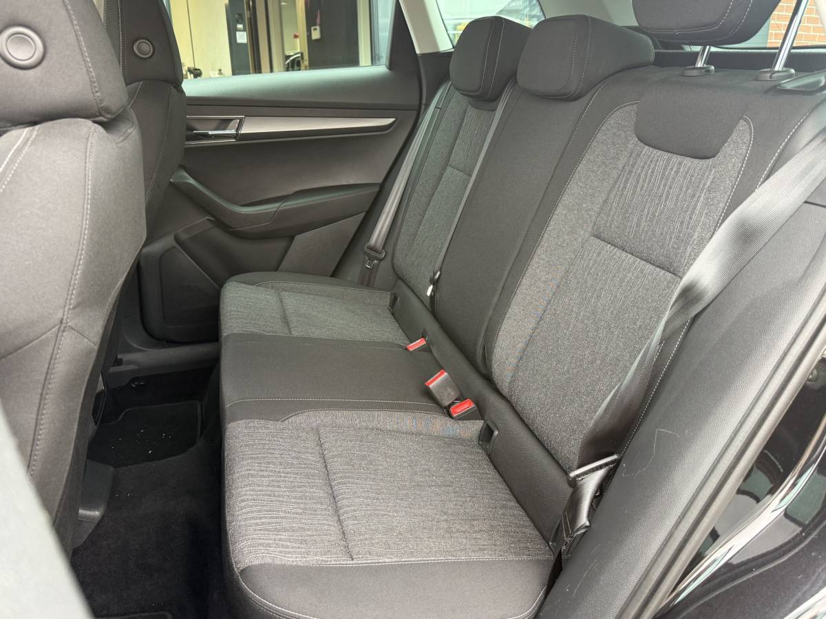 Škoda Karoq ŠKODA Karoq 1.5 TSI ACT Ambition Business ✅ CarPlay ✅ Elec.Trekhaak ✅ Climate  ✅ Stoelverwarming ✅