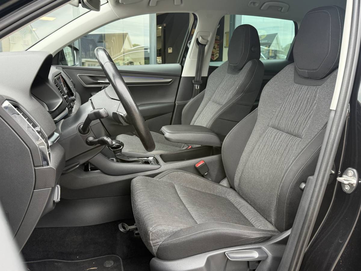 Škoda Karoq ŠKODA Karoq 1.5 TSI ACT Ambition Business ✅ CarPlay ✅ Elec.Trekhaak ✅ Climate  ✅ Stoelverwarming ✅