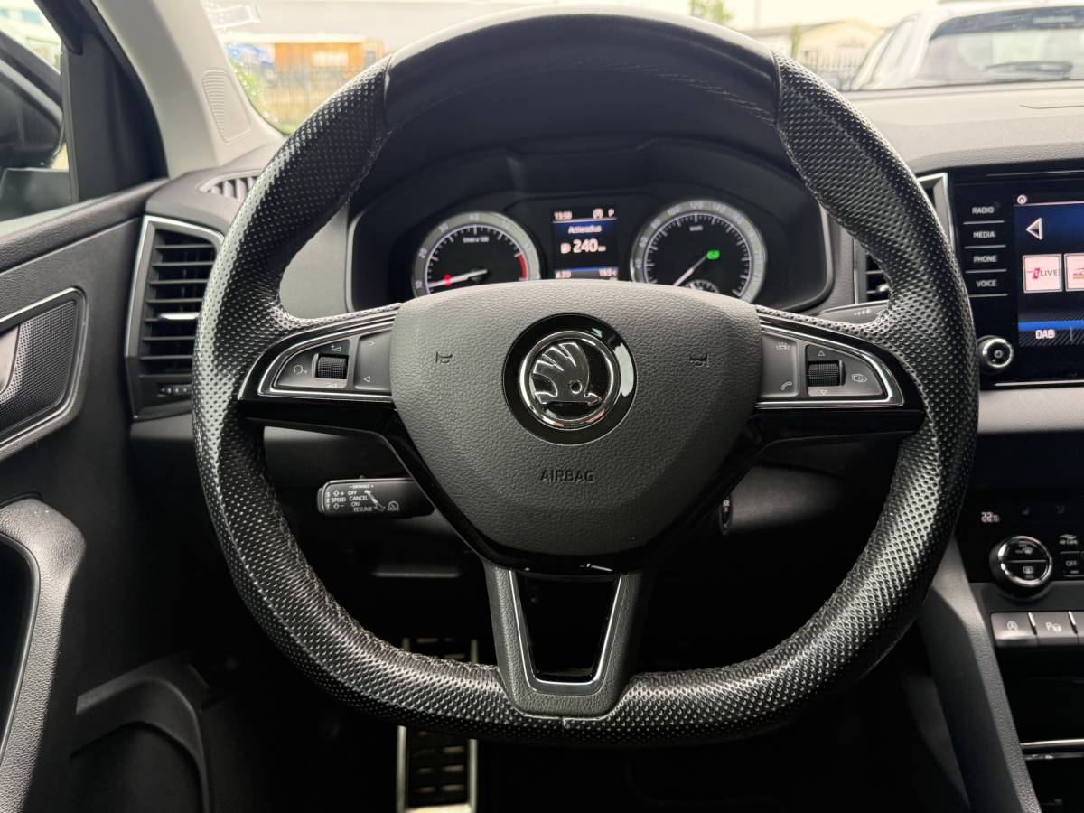 Škoda Karoq ŠKODA Karoq 1.5 TSI ACT Ambition Business ✅ CarPlay ✅ Elec.Trekhaak ✅ Climate  ✅ Stoelverwarming ✅
