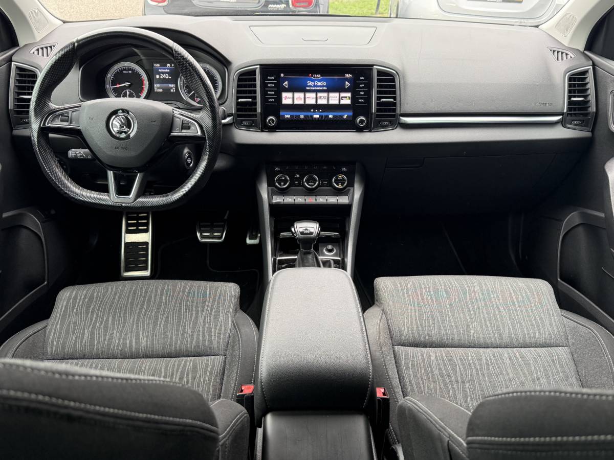 Škoda Karoq ŠKODA Karoq 1.5 TSI ACT Ambition Business ✅ CarPlay ✅ Elec.Trekhaak ✅ Climate  ✅ Stoelverwarming ✅