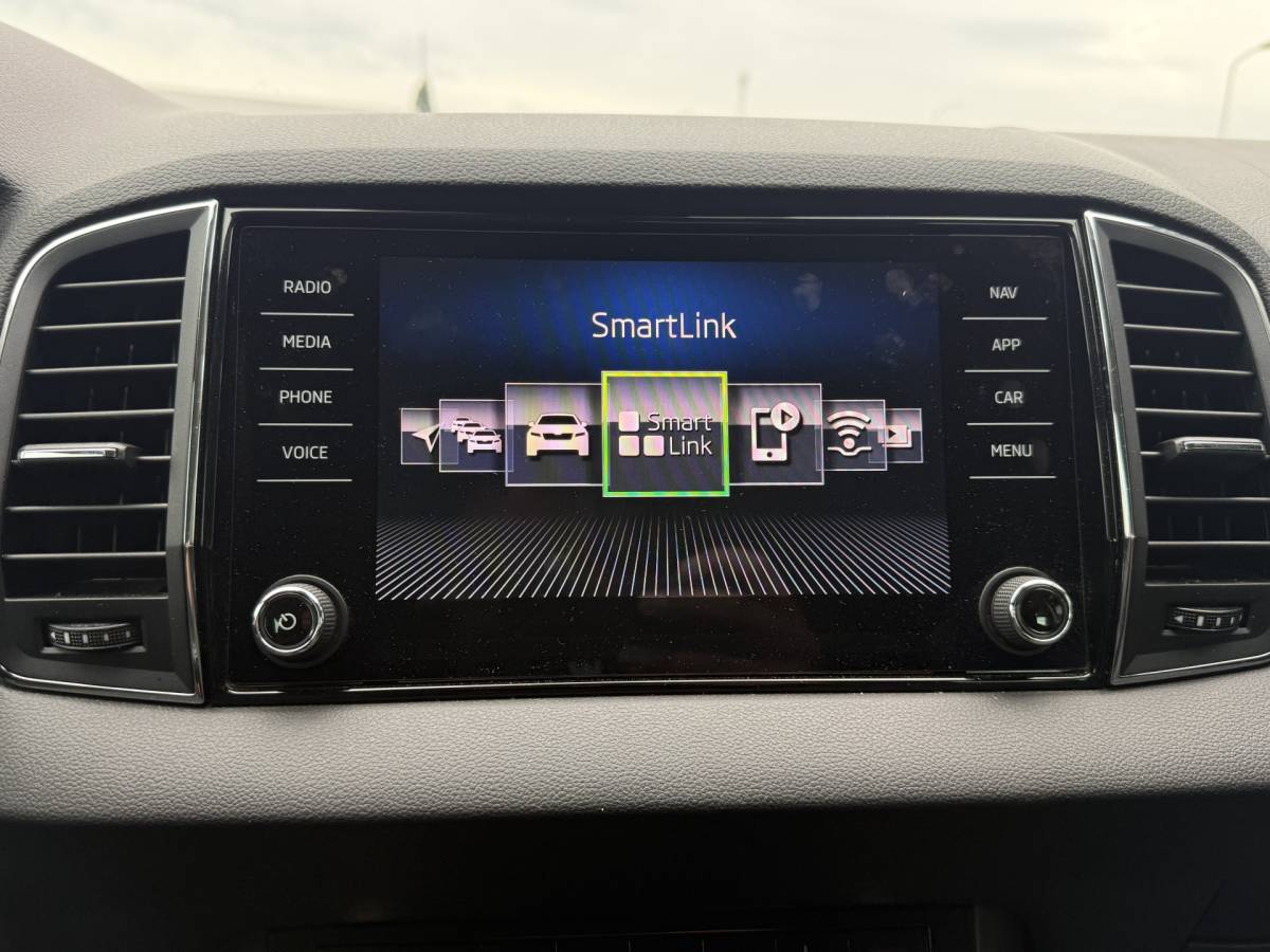 Škoda Karoq ŠKODA Karoq 1.5 TSI ACT Ambition Business ✅ CarPlay ✅ Elec.Trekhaak ✅ Climate  ✅ Stoelverwarming ✅