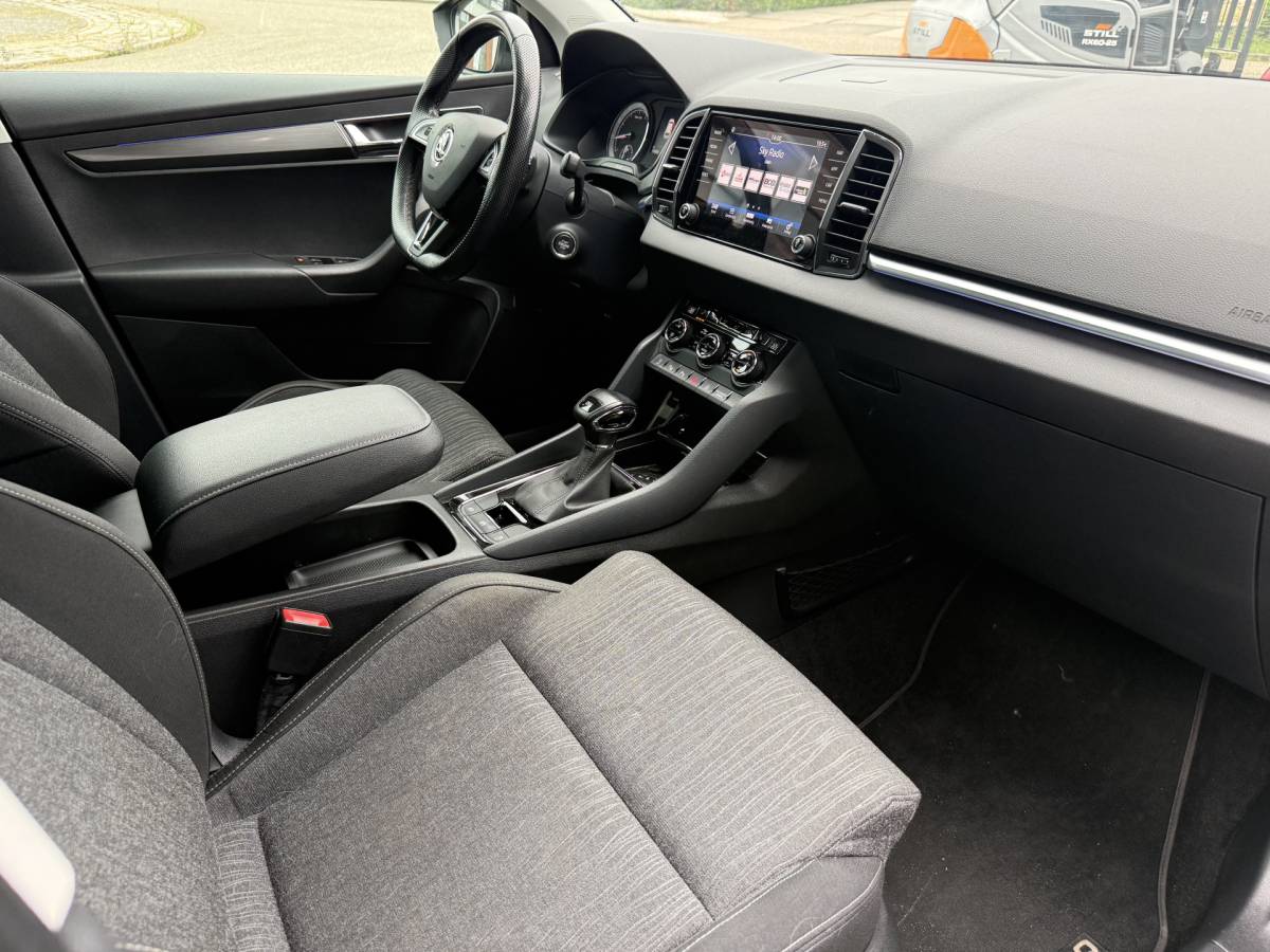 Škoda Karoq ŠKODA Karoq 1.5 TSI ACT Ambition Business ✅ CarPlay ✅ Elec.Trekhaak ✅ Climate  ✅ Stoelverwarming ✅