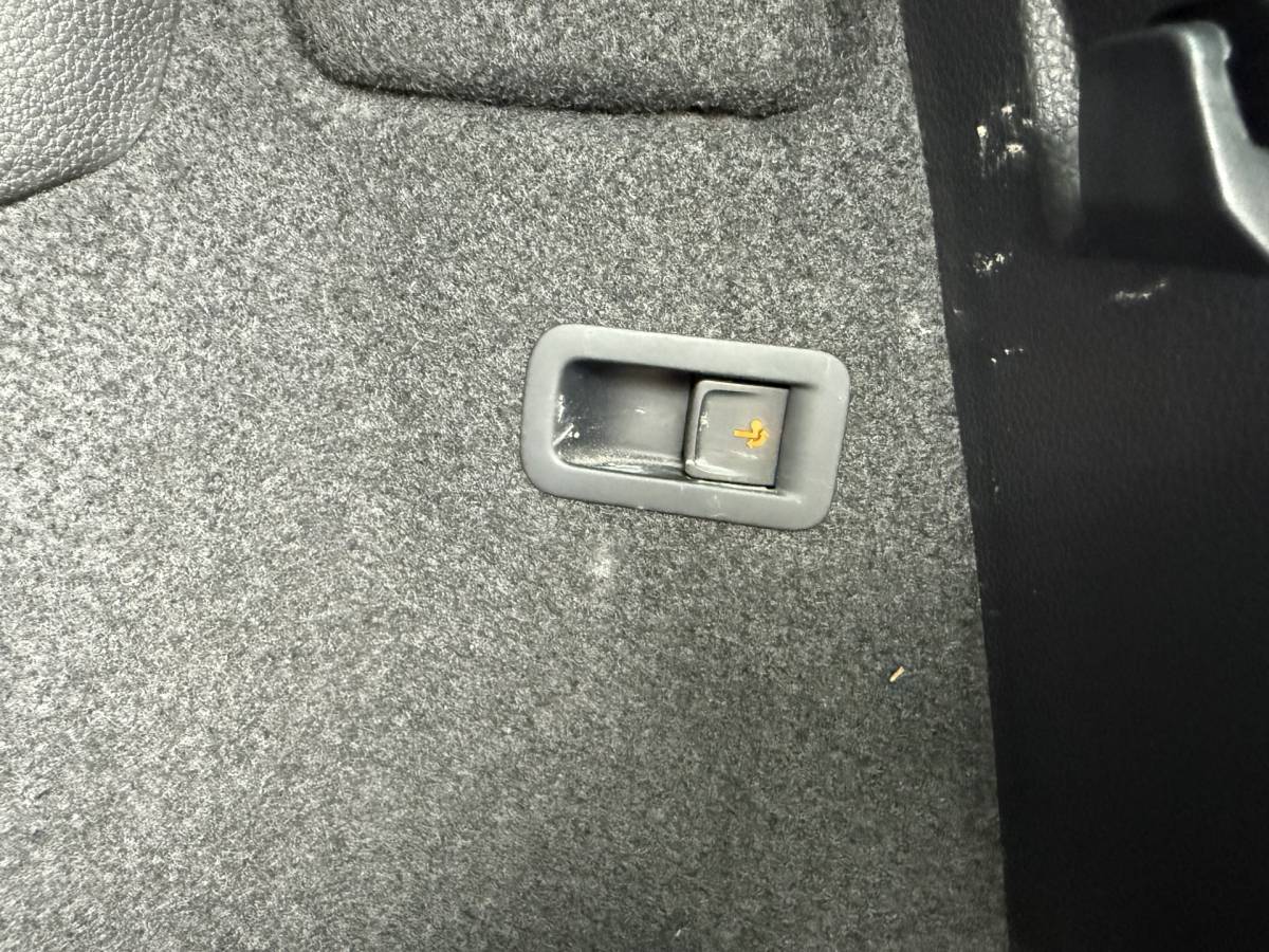 Škoda Karoq ŠKODA Karoq 1.5 TSI ACT Ambition Business ✅ CarPlay ✅ Elec.Trekhaak ✅ Climate  ✅ Stoelverwarming ✅