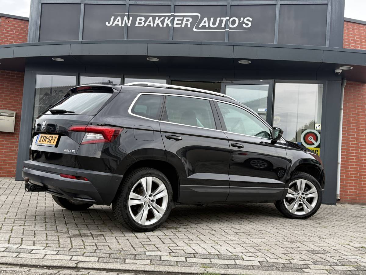 Škoda Karoq ŠKODA Karoq 1.5 TSI ACT Ambition Business ✅ CarPlay ✅ Elec.Trekhaak ✅ Climate  ✅ Stoelverwarming ✅