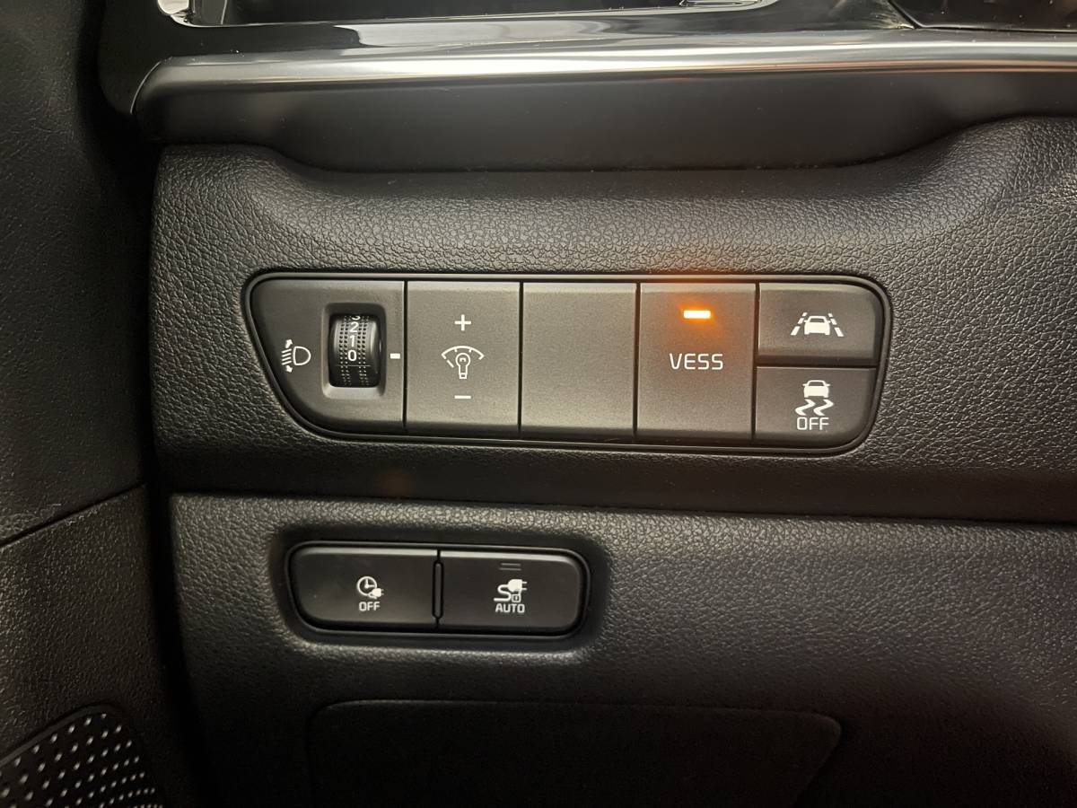 Kia e-Niro Kia e-Niro DynamicPlusLine 39 kWh | Apple carplay | Stuurwielverwarming | Camera | DAB | Keyless | Airco | Panoramadak |