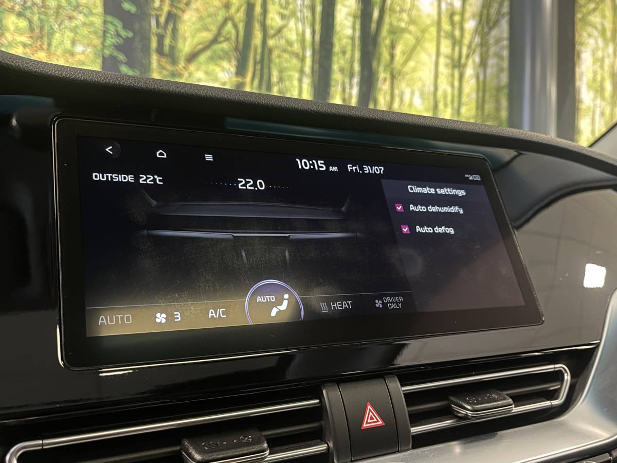 Kia e-Niro Kia e-Niro DynamicPlusLine 39 kWh | Apple carplay | Stuurwielverwarming | Camera | DAB | Keyless | Airco | Panoramadak |
