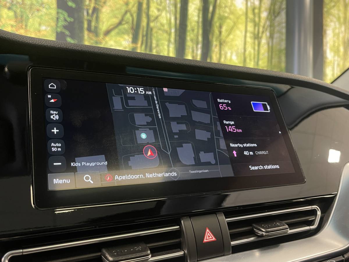 Kia e-Niro Kia e-Niro DynamicPlusLine 39 kWh | Apple carplay | Stuurwielverwarming | Camera | DAB | Keyless | Airco | Panoramadak |