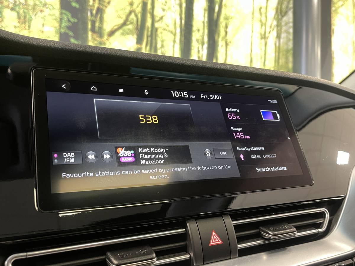 Kia e-Niro Kia e-Niro DynamicPlusLine 39 kWh | Apple carplay | Stuurwielverwarming | Camera | DAB | Keyless | Airco | Panoramadak |