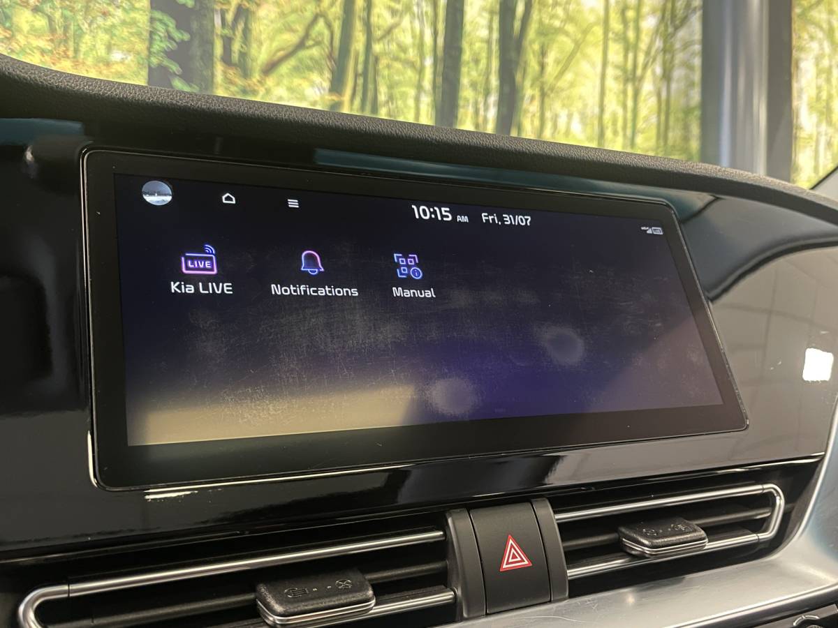 Kia e-Niro Kia e-Niro DynamicPlusLine 39 kWh | Apple carplay | Stuurwielverwarming | Camera | DAB | Keyless | Airco | Panoramadak |