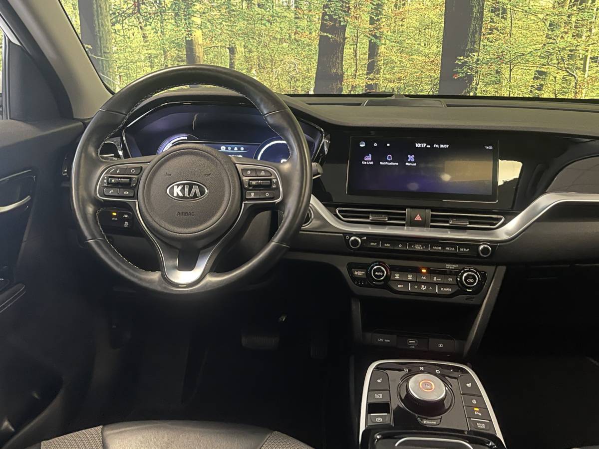 Kia e-Niro Kia e-Niro DynamicPlusLine 39 kWh | Apple carplay | Stuurwielverwarming | Camera | DAB | Keyless | Airco | Panoramadak |