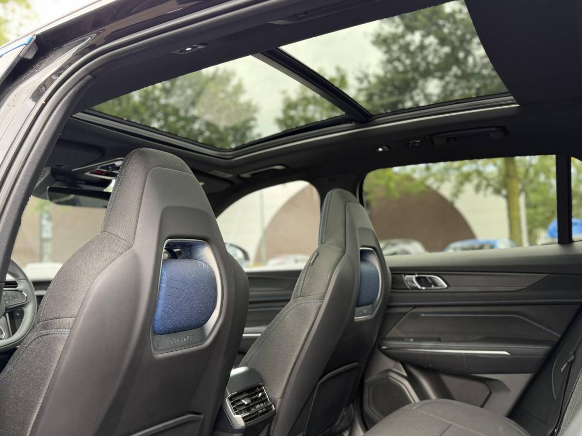 Lynk & Co 01 Lynk & Co 01 1.5 ORIGINEEL NEDERLANDSE AUTO MET NAP | FACELIFT MODEL | ZWARTE HEMEL | 360° CAMERA | APPLE CARPLAY | LED | ADAPTIVE CRUISE CONTROL | ELEKTRISCHE KOFFERBAK | AFNEEMBARE TREKHAAK | BLACK OPTIC-PAKKET OPTIONEEL | RIJKLAAR INCL. 12 MND. BOVAG GARANTIE