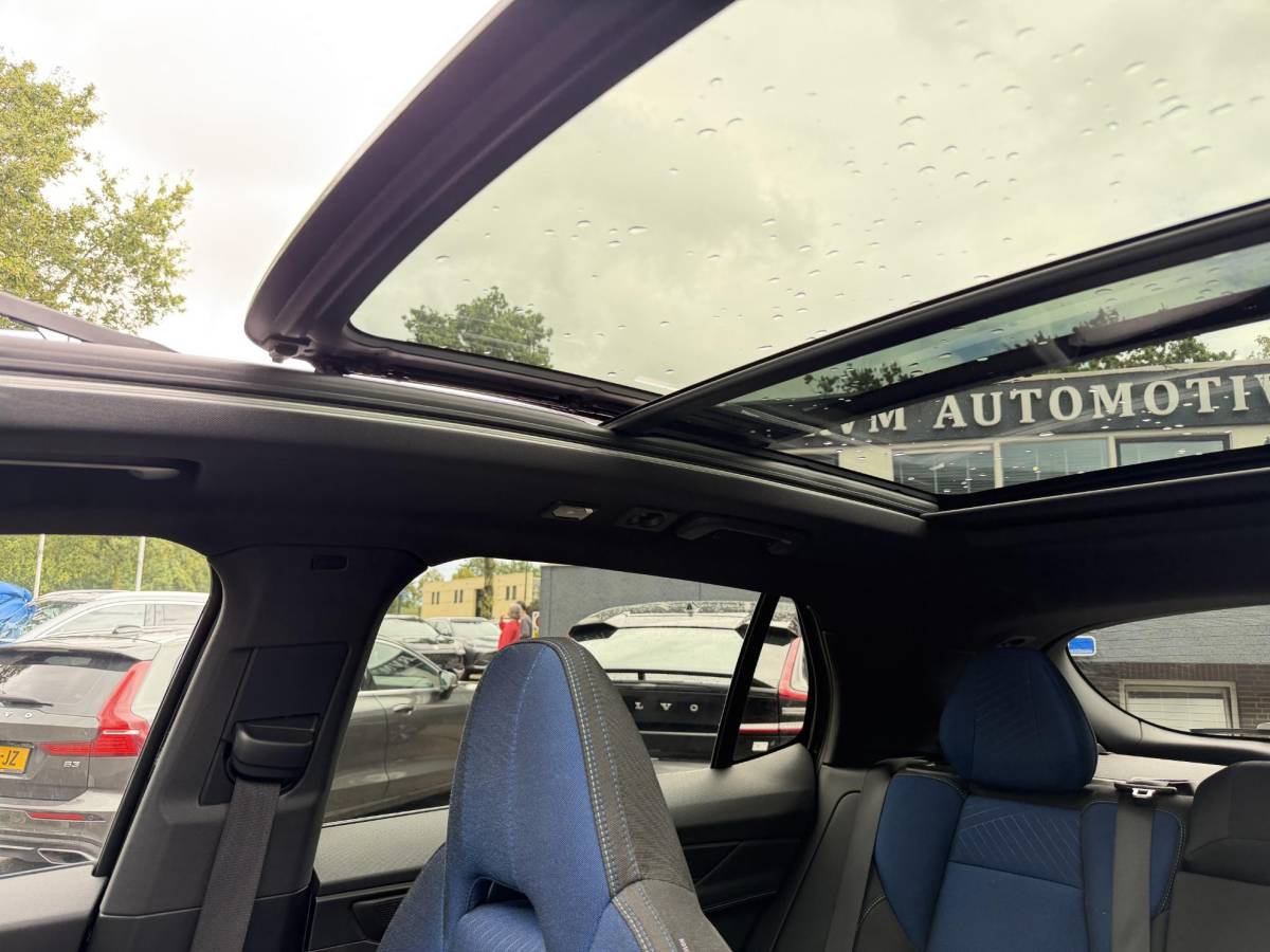 Lynk & Co 01 Lynk & Co 01 1.5 ORIGINEEL NEDERLANDSE AUTO MET NAP | FACELIFT MODEL | ZWARTE HEMEL | 360° CAMERA | APPLE CARPLAY | LED | ADAPTIVE CRUISE CONTROL | ELEKTRISCHE KOFFERBAK | AFNEEMBARE TREKHAAK | BLACK OPTIC-PAKKET OPTIONEEL | RIJKLAAR INCL. 12 MND. BOVAG GARANTIE