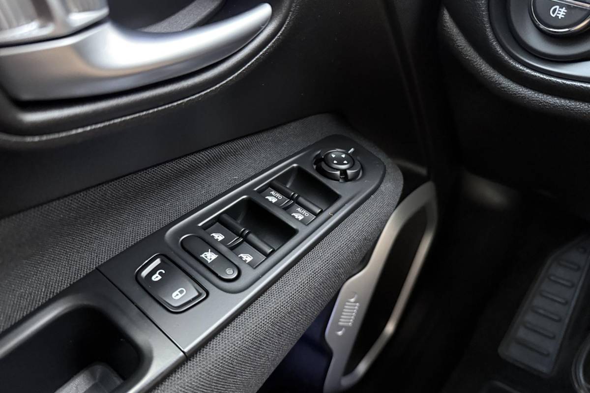 Jeep Renegade Jeep Renegade 1.6 E-Torq Longitude 110pk | Airco | Cruise Control | Audio | Lichtmetalen Velgen | Bluetooth | Dakrails