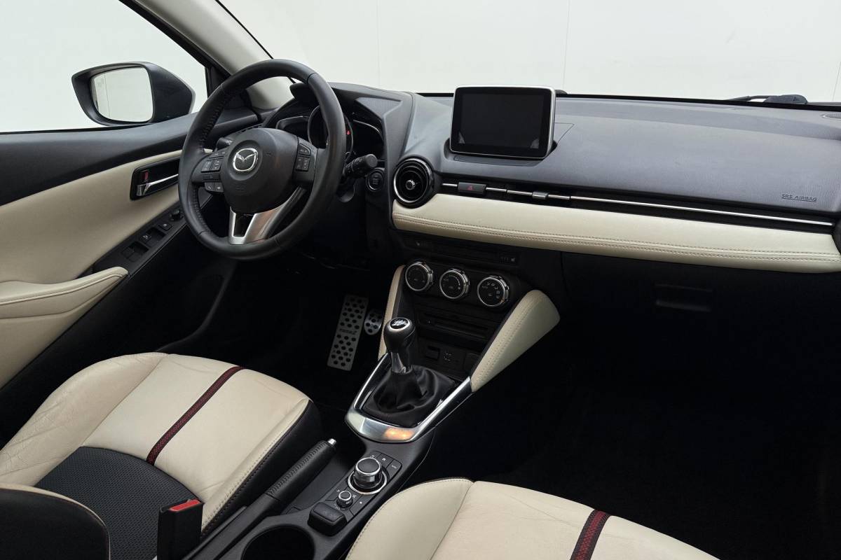 Mazda 2 Mazda 2 1.5 Skyactiv-G Skylease GT 90PK | Automatische Airco | Cruise Control | HUD | Lichtmetalen Velgen | Navigatie | Verwarmbare Voorstoelen