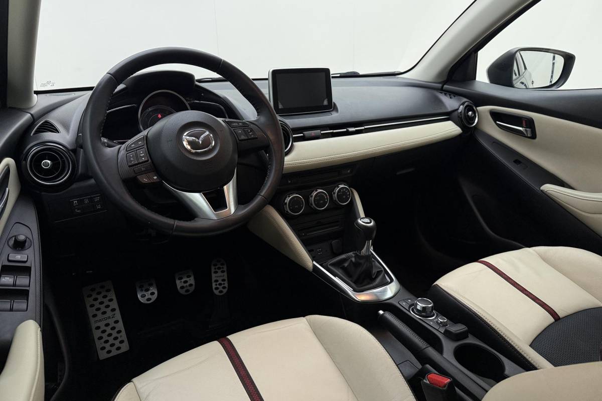 Mazda 2 Mazda 2 1.5 Skyactiv-G Skylease GT 90PK | Automatische Airco | Cruise Control | HUD | Lichtmetalen Velgen | Navigatie | Verwarmbare Voorstoelen