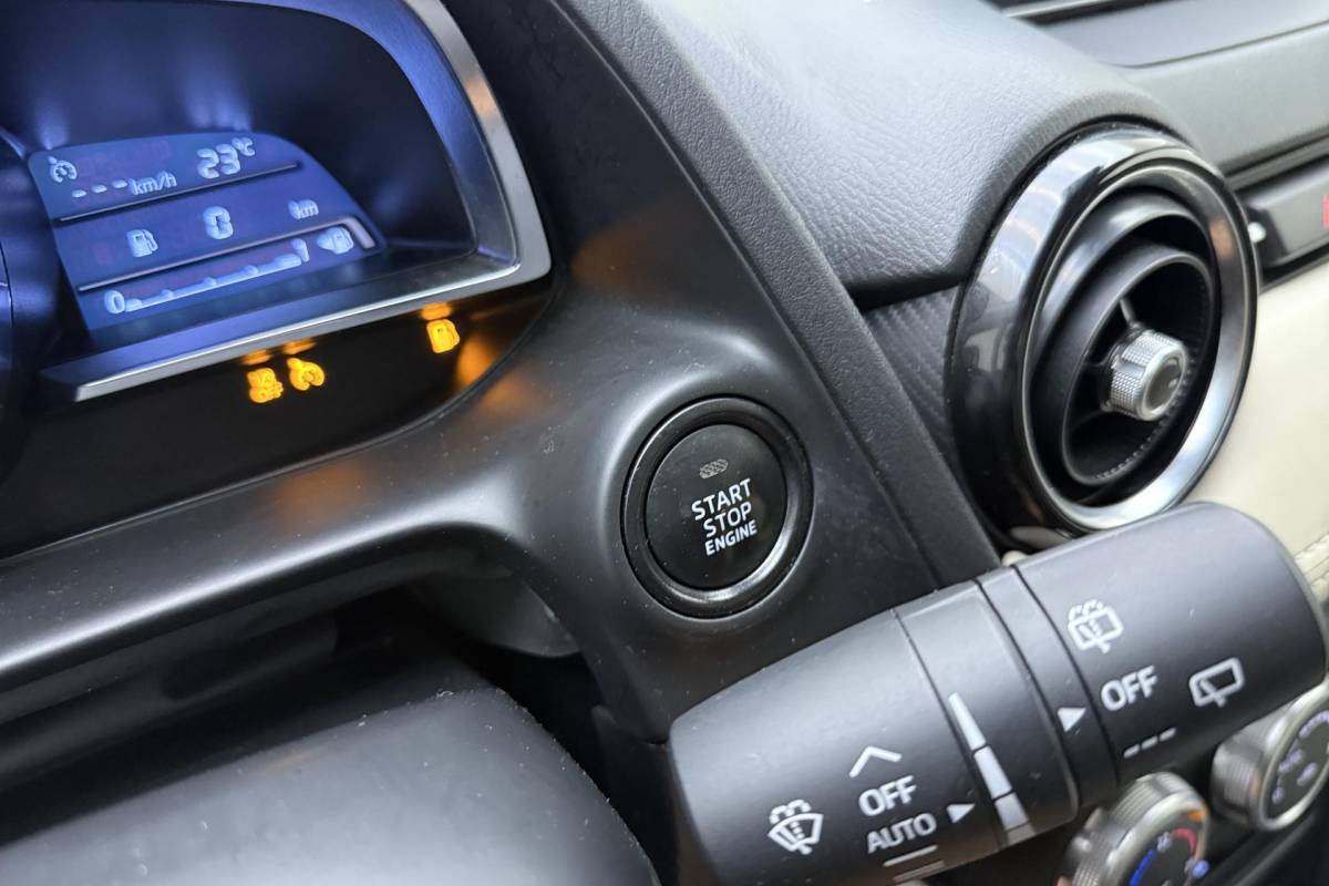 Mazda 2 Mazda 2 1.5 Skyactiv-G Skylease GT 90PK | Automatische Airco | Cruise Control | HUD | Lichtmetalen Velgen | Navigatie | Verwarmbare Voorstoelen