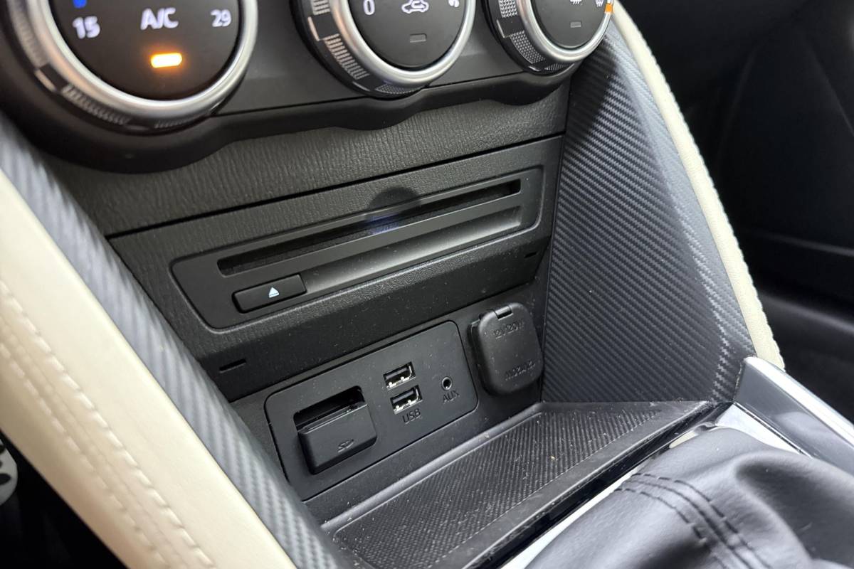 Mazda 2 Mazda 2 1.5 Skyactiv-G Skylease GT 90PK | Automatische Airco | Cruise Control | HUD | Lichtmetalen Velgen | Navigatie | Verwarmbare Voorstoelen