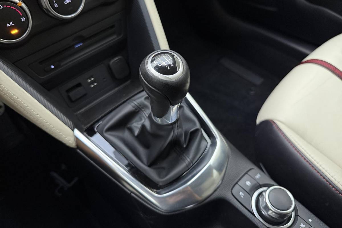 Mazda 2 Mazda 2 1.5 Skyactiv-G Skylease GT 90PK | Automatische Airco | Cruise Control | HUD | Lichtmetalen Velgen | Navigatie | Verwarmbare Voorstoelen