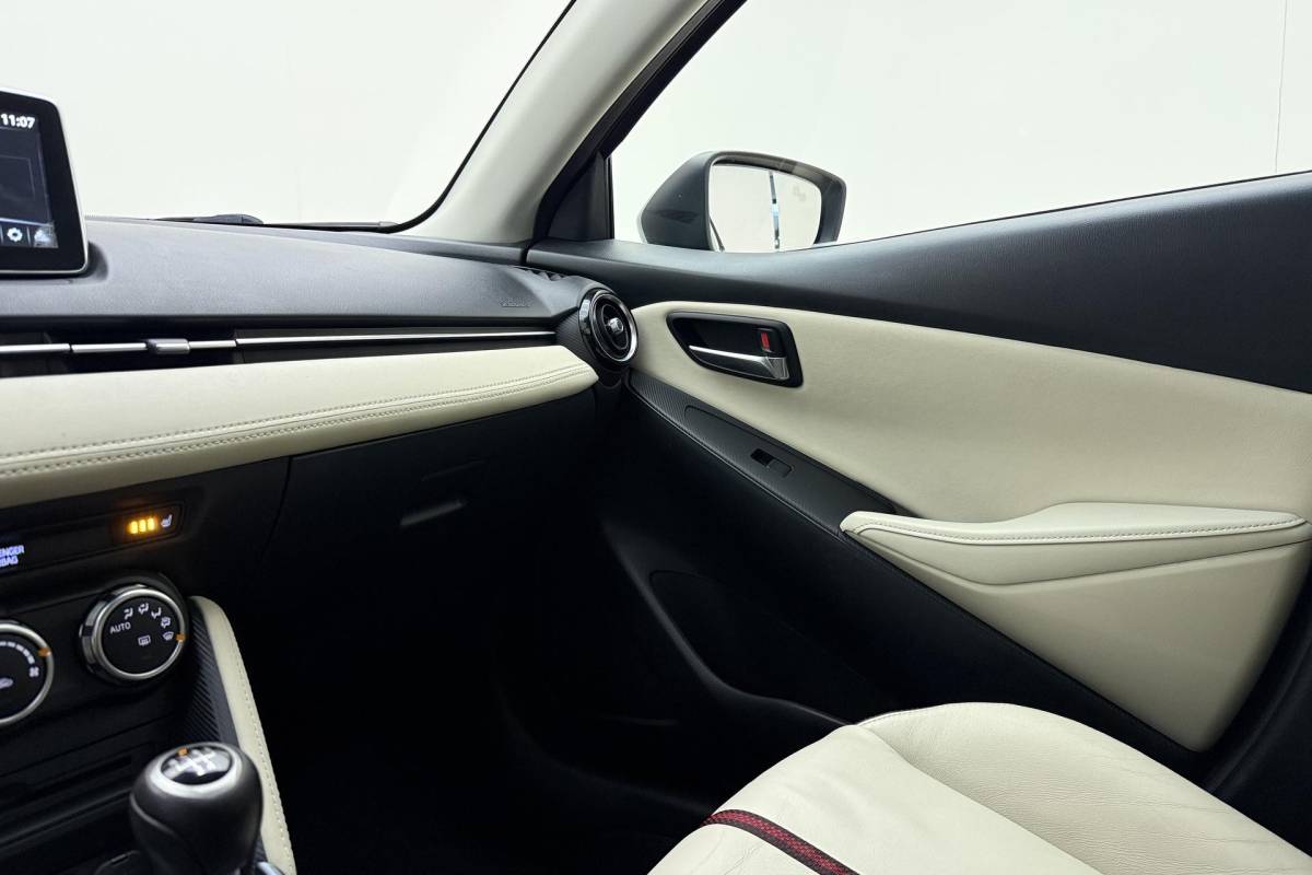 Mazda 2 Mazda 2 1.5 Skyactiv-G Skylease GT 90PK | Automatische Airco | Cruise Control | HUD | Lichtmetalen Velgen | Navigatie | Verwarmbare Voorstoelen