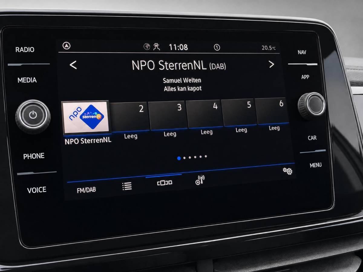 Volkswagen T-Roc Volkswagen T-Roc 1.5eTsi/150PK DSG R-Line Black Style · Panoramadak · Camera + Parkeersensoren · Apple/Android Car Play · Garantie t/m 18-06-2027
