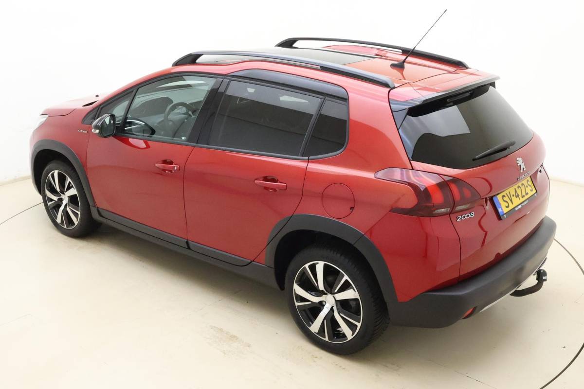 Peugeot 2008 Peugeot 2008 1.2 PureTech GT-line 110pk | Panoramadak | Climate Control | Camera | Navigatie | Trekhaak | Lichtmetalen Velgen | Cruise Control