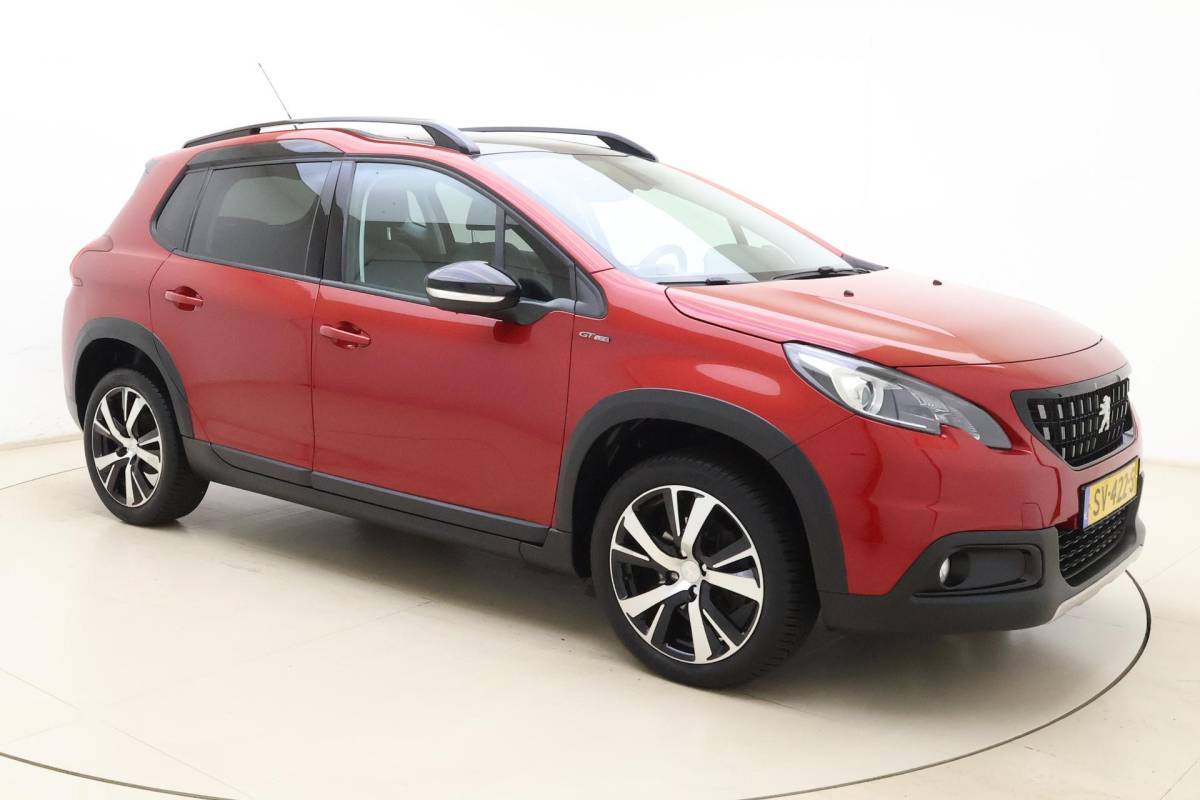 Peugeot 2008 Peugeot 2008 1.2 PureTech GT-line 110pk | Panoramadak | Climate Control | Camera | Navigatie | Trekhaak | Lichtmetalen Velgen | Cruise Control