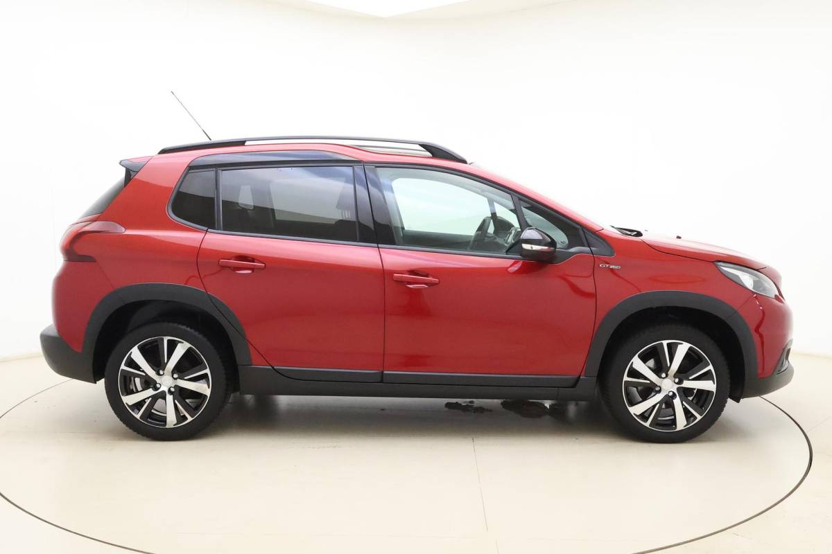 Peugeot 2008 Peugeot 2008 1.2 PureTech GT-line 110pk | Panoramadak | Climate Control | Camera | Navigatie | Trekhaak | Lichtmetalen Velgen | Cruise Control