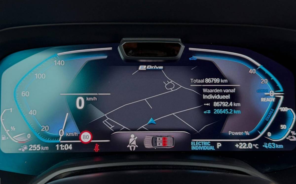 BMW X5 BMW X5 xDrive45e M Sport / Orig. Nederlands / Maxton Design Bodykit V.2 / Panoramadak Sky Lounge / Massage stoelen / Carbon inleg / Trekhaak / Elektr. verstelbare voorstoelen + memory / BMW Laser Koplampen / Bowers & Wilkins Sound-system / Head-up Display / Achterasbesturing / Stoelverwarming & -koeling / Bekerhouder met verwarm- & koelfunctie / Softclose – servosluiting / Ambienteverlichting / Shadow-Line