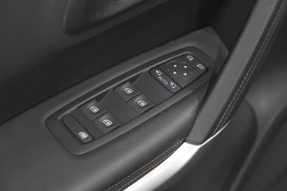 Renault Kadjar Renault Kadjar TCe 140 EDC Intens | Trekhaak | Camera | Dodehoekdetectie | Apple Carplay