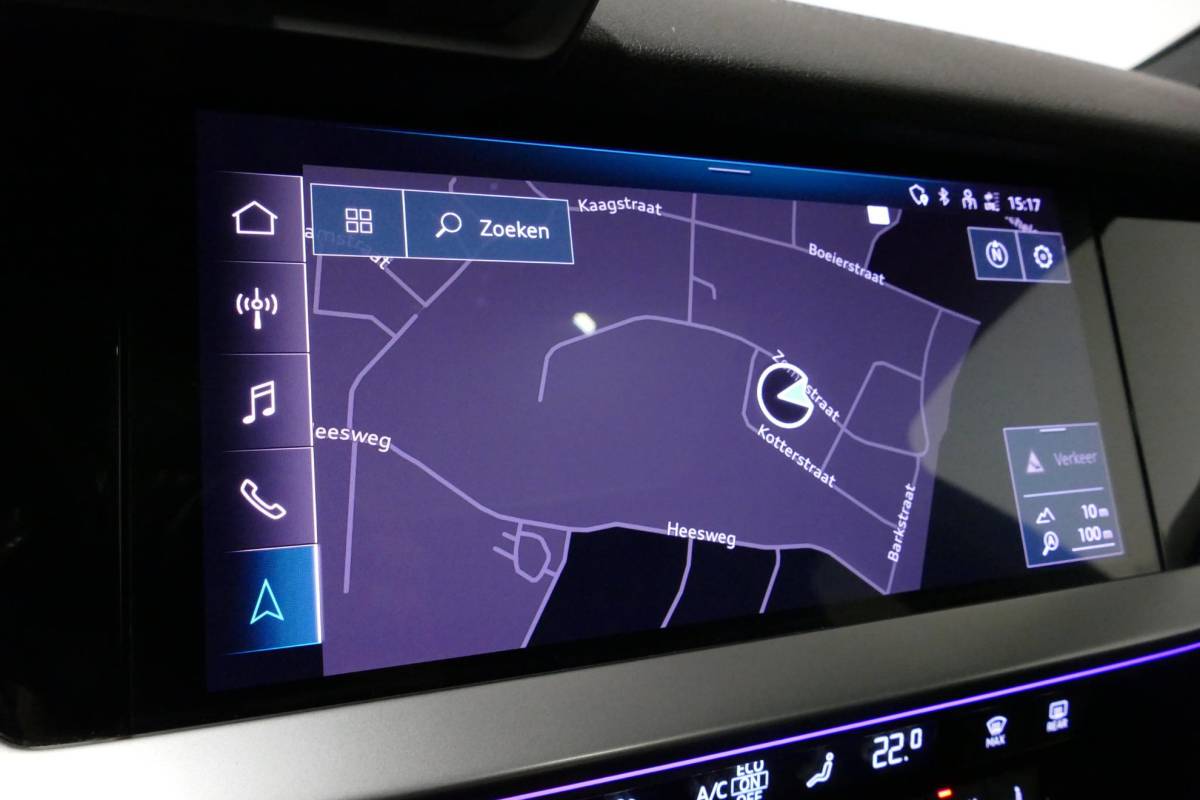 Audi A3 Audi A3 Limousine 35 TDI S Line / S-Line ex- & interieur / Maxton Design Bodykit / Panoramadak / S Sportstoelen / Bang & Olufsen Sound / Matrix LED / Ambienteverlichting / Stoelverwarming / Apple Carplay – Android Auto / 19” LMV Vossen look / Black Optic pakket / Achteruitrijcamera / Navigatie / Cruise Control