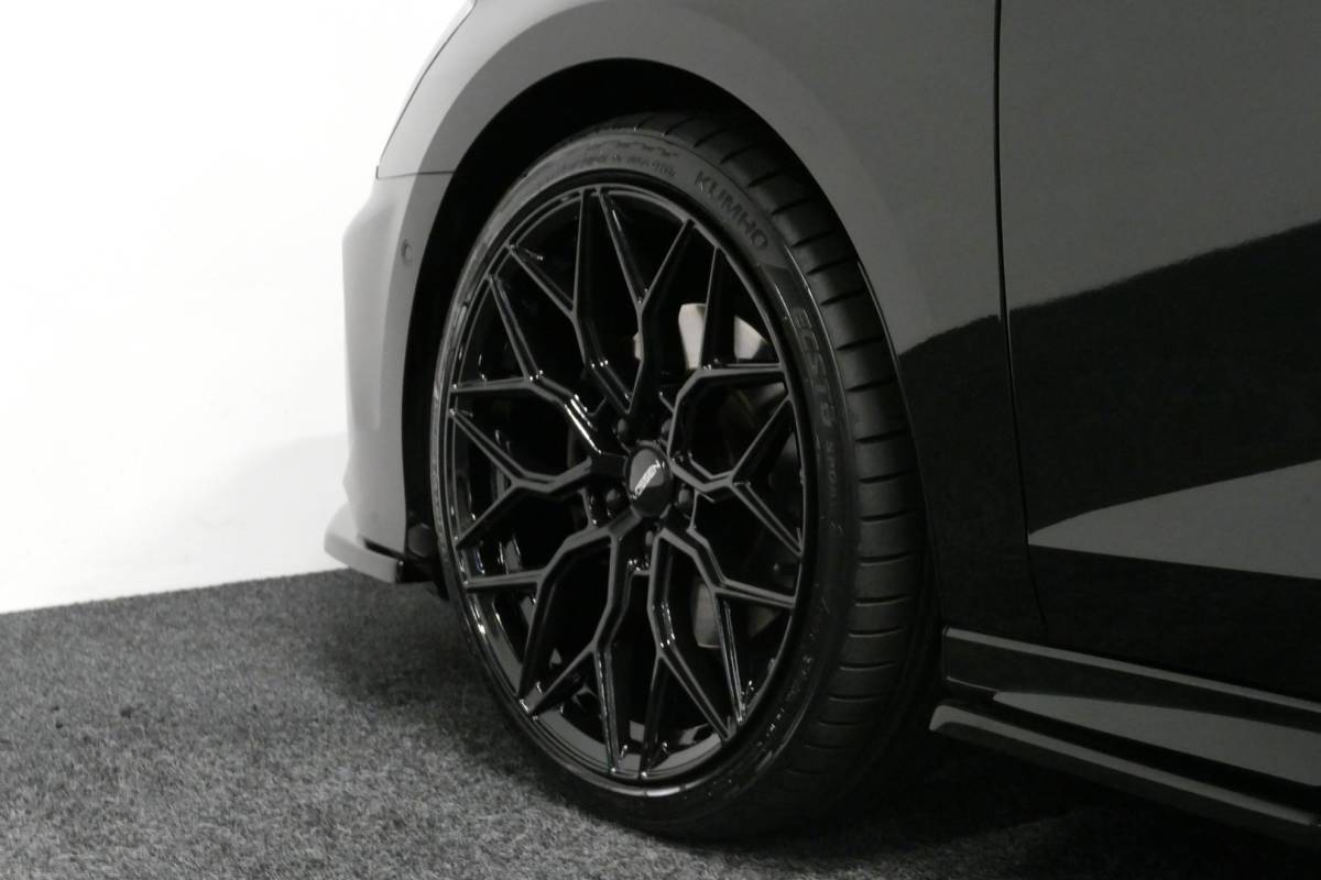 Audi A3 Audi A3 Limousine 35 TDI S Line / S-Line ex- & interieur / Maxton Design Bodykit / Panoramadak / S Sportstoelen / Bang & Olufsen Sound / Matrix LED / Ambienteverlichting / Stoelverwarming / Apple Carplay – Android Auto / 19” LMV Vossen look / Black Optic pakket / Achteruitrijcamera / Navigatie / Cruise Control