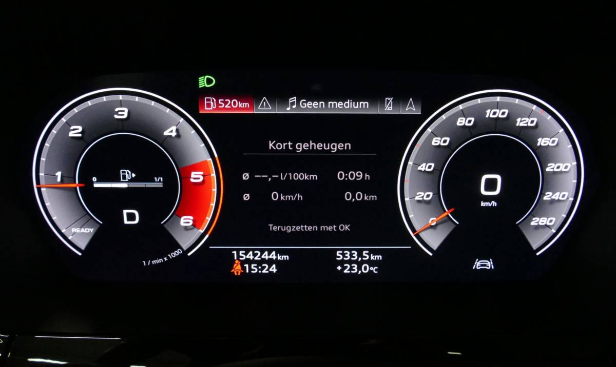 Audi A3 Audi A3 Limousine 35 TDI S Line / S-Line ex- & interieur / Maxton Design Bodykit / Panoramadak / S Sportstoelen / Bang & Olufsen Sound / Matrix LED / Ambienteverlichting / Stoelverwarming / Apple Carplay – Android Auto / 19” LMV Vossen look / Black Optic pakket / Achteruitrijcamera / Navigatie / Cruise Control