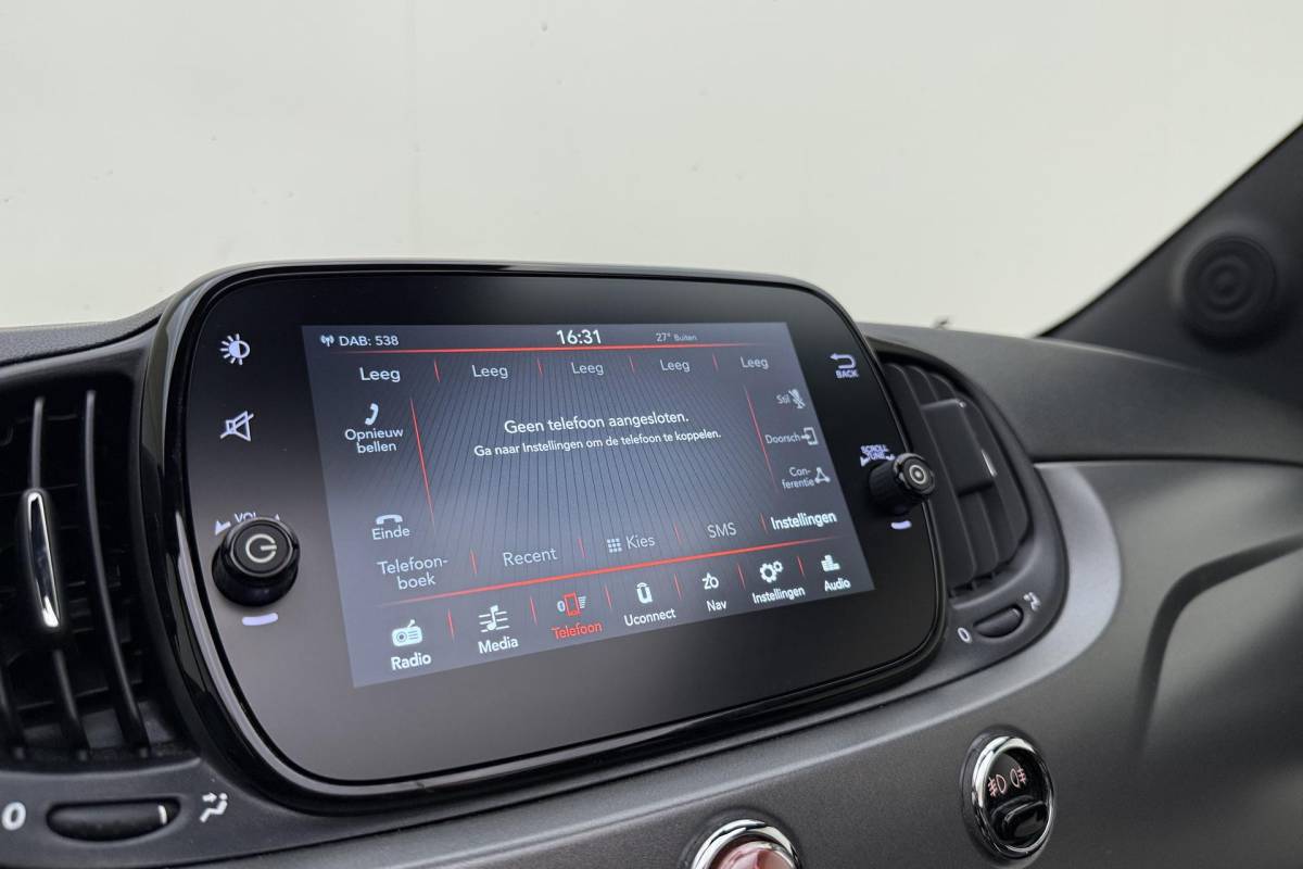 Fiat 500C Fiat 500C 0.9 TwinAir Turbo Sport 105pk | Airco | Sportstoelen | Parkeersensoren achter | Navigatie | Bluetooth | Uniek