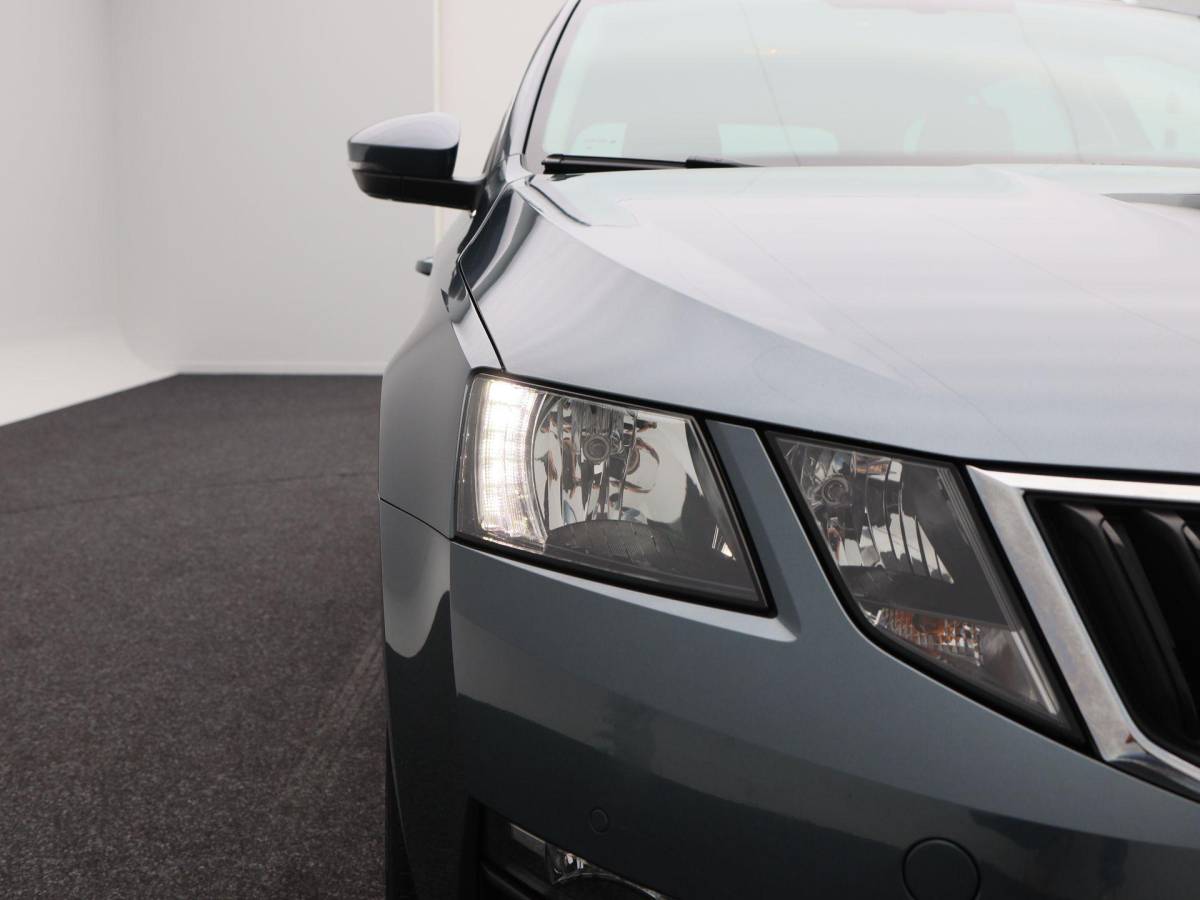 Škoda Octavia Skoda Octavia Combi 1.0 TSi 115 Pk Ambition Business | Navigatie | Stoelverwarming | Cruise Control | 16 Inch | Privacy Glass | 135.994 Km!!