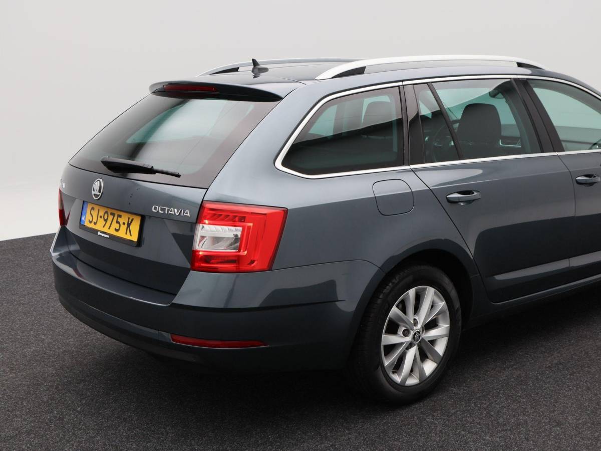 Škoda Octavia Skoda Octavia Combi 1.0 TSi 115 Pk Ambition Business | Navigatie | Stoelverwarming | Cruise Control | 16 Inch | Privacy Glass | 135.994 Km!!
