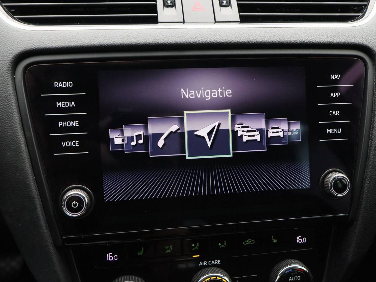 Škoda Octavia Skoda Octavia Combi 1.0 TSi 115 Pk Ambition Business | Navigatie | Stoelverwarming | Cruise Control | 16 Inch | Privacy Glass | 135.994 Km!!