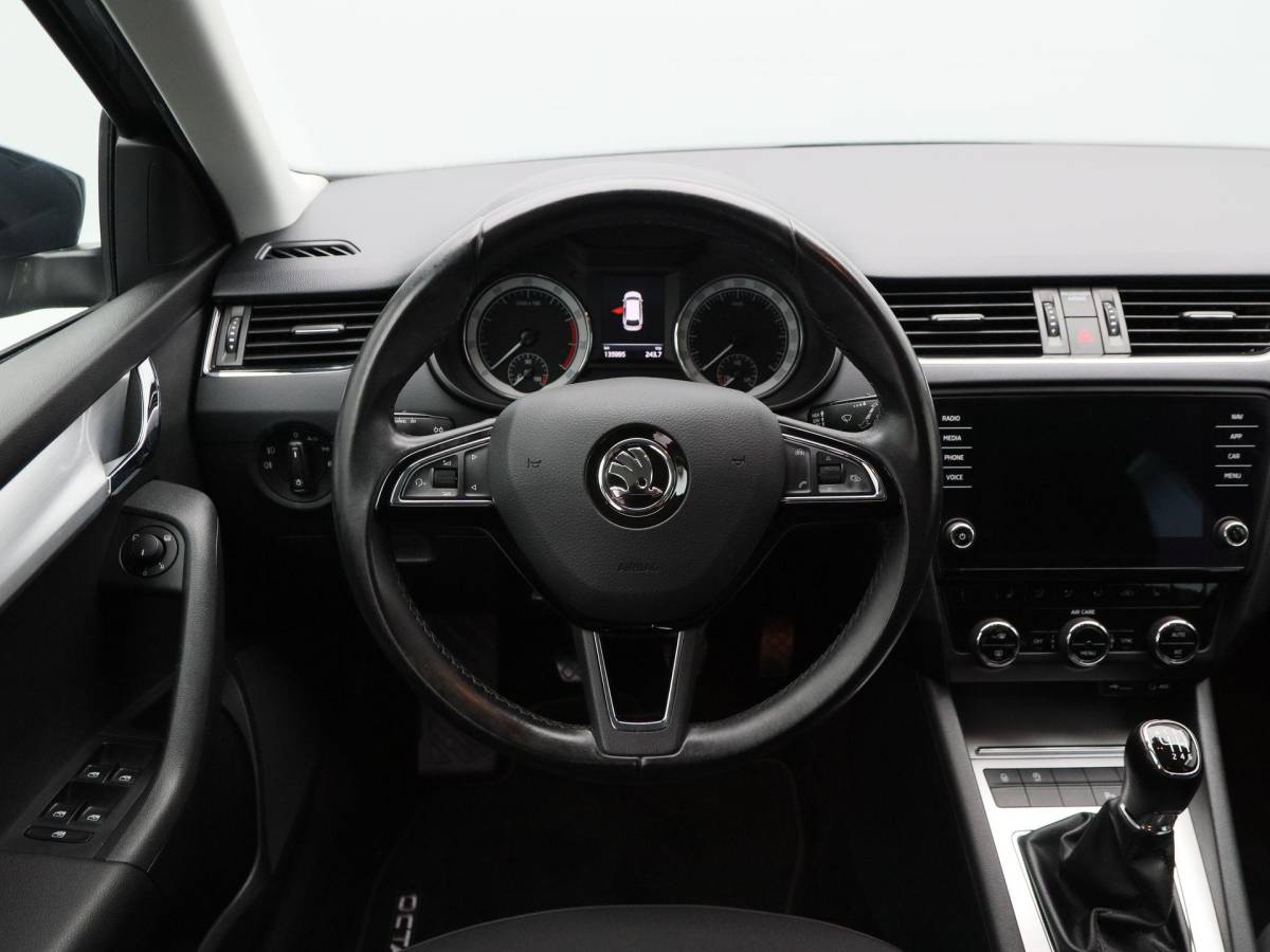 Škoda Octavia Skoda Octavia Combi 1.0 TSi 115 Pk Ambition Business | Navigatie | Stoelverwarming | Cruise Control | 16 Inch | Privacy Glass | 135.994 Km!!