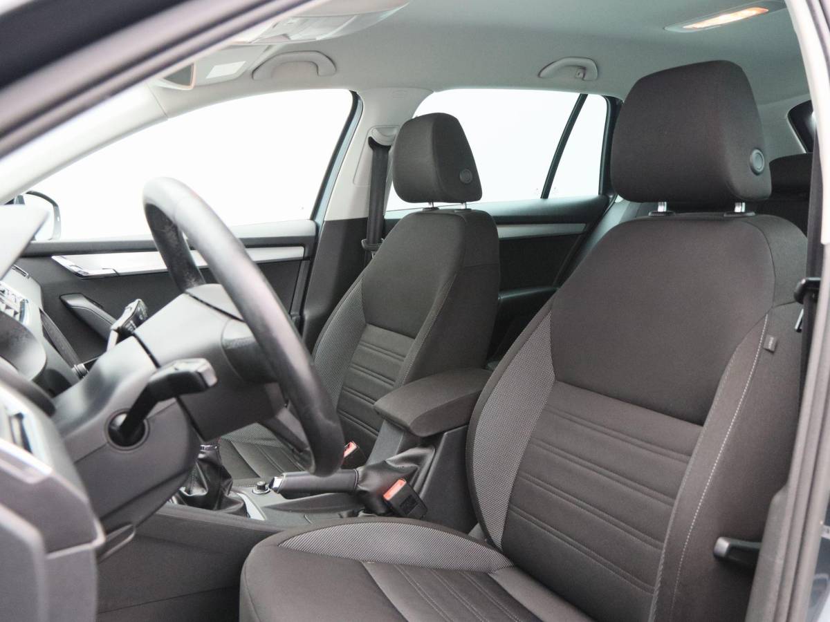Škoda Octavia Skoda Octavia Combi 1.0 TSi 115 Pk Ambition Business | Navigatie | Stoelverwarming | Cruise Control | 16 Inch | Privacy Glass | 135.994 Km!!