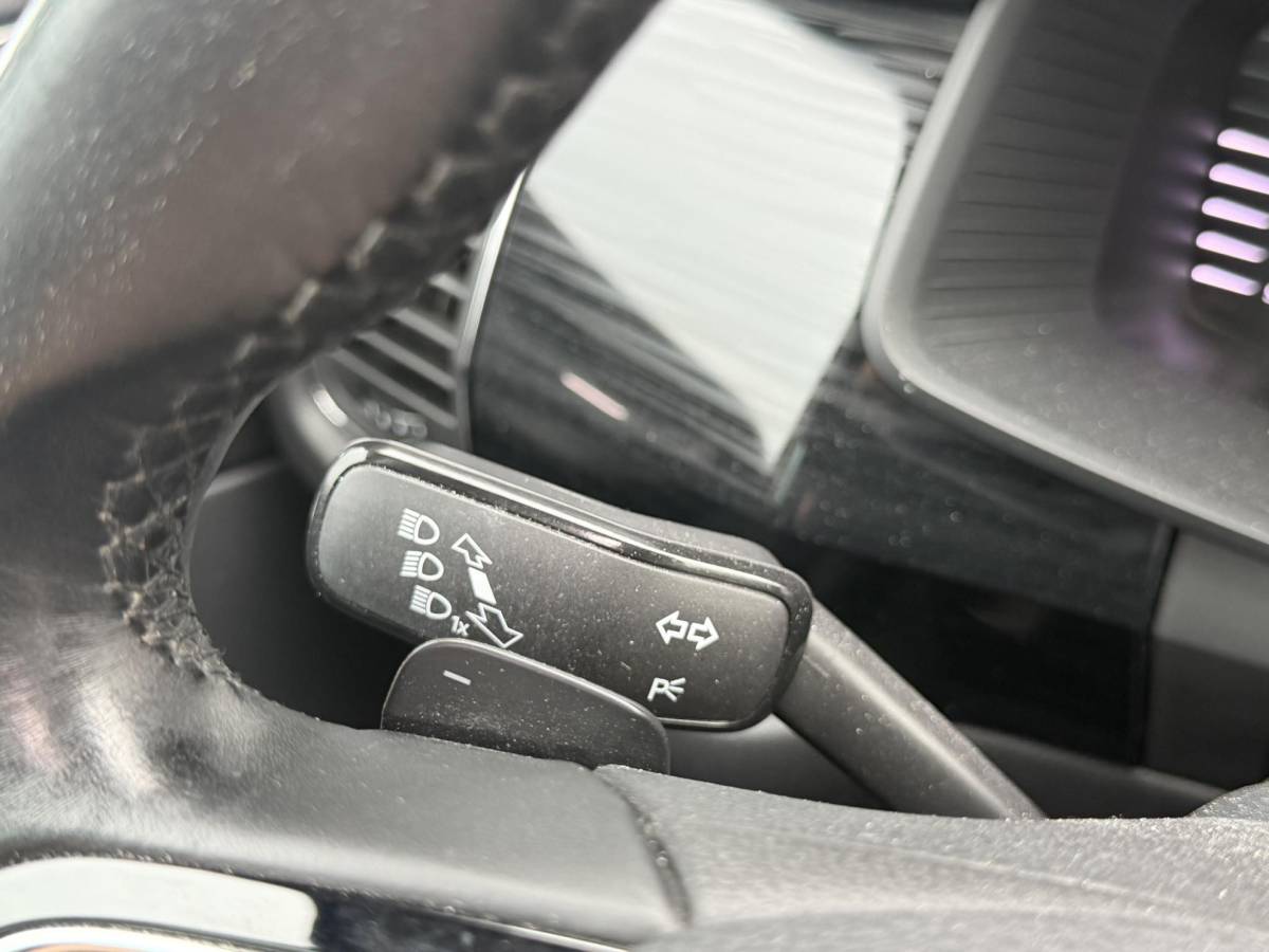 Škoda Kodiaq Skoda Kodiaq 1.5 TSI Style Business – Schuif-/kanteldak – Elektr.verst. stoel + verwarming – Apple Carplay/Android Auto – Trekhaak