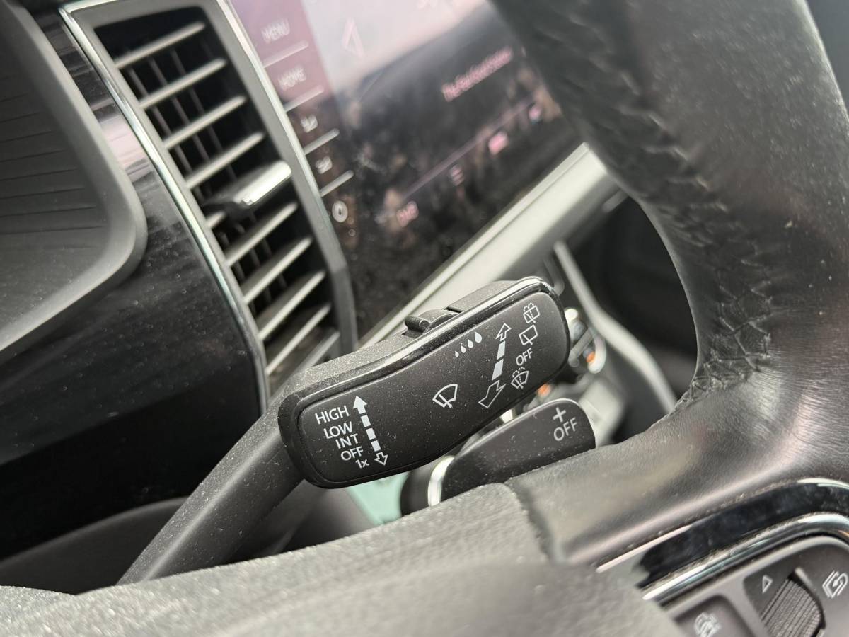 Škoda Kodiaq Skoda Kodiaq 1.5 TSI Style Business – Schuif-/kanteldak – Elektr.verst. stoel + verwarming – Apple Carplay/Android Auto – Trekhaak