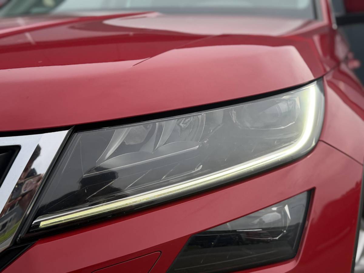Škoda Kodiaq Skoda Kodiaq 1.5 TSI Style Business – Schuif-/kanteldak – Elektr.verst. stoel + verwarming – Apple Carplay/Android Auto – Trekhaak