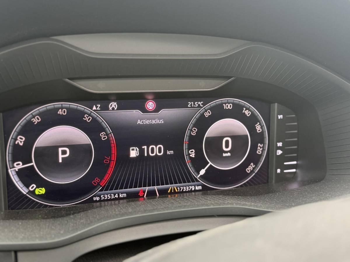 Škoda Kodiaq Skoda Kodiaq 1.5 TSI Style Business – Schuif-/kanteldak – Elektr.verst. stoel + verwarming – Apple Carplay/Android Auto – Trekhaak