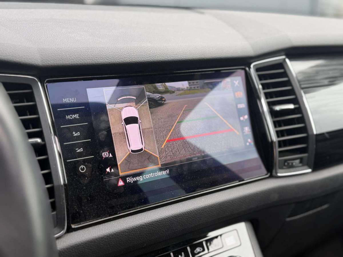 Škoda Kodiaq Skoda Kodiaq 1.5 TSI Style Business – Schuif-/kanteldak – Elektr.verst. stoel + verwarming – Apple Carplay/Android Auto – Trekhaak