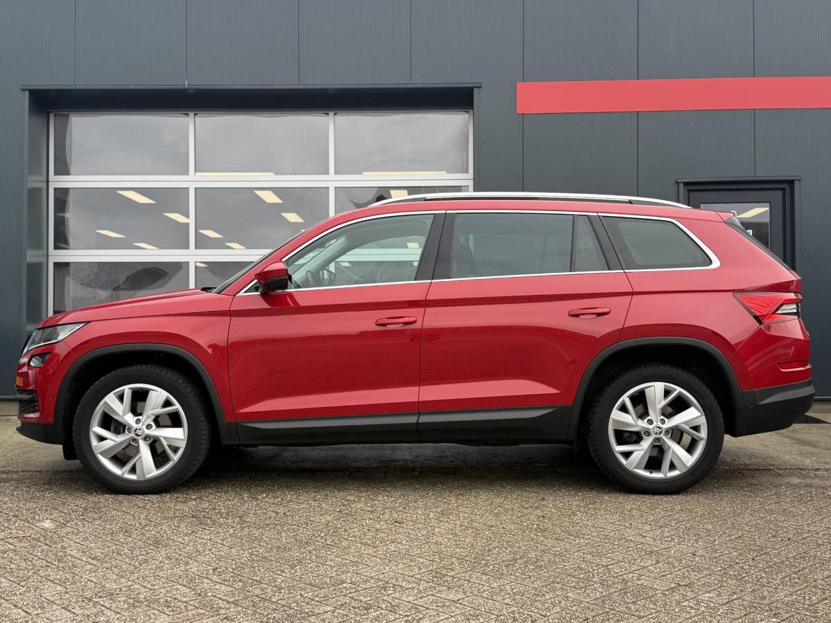 Škoda Kodiaq Skoda Kodiaq 1.5 TSI Style Business – Schuif-/kanteldak – Elektr.verst. stoel + verwarming – Apple Carplay/Android Auto – Trekhaak