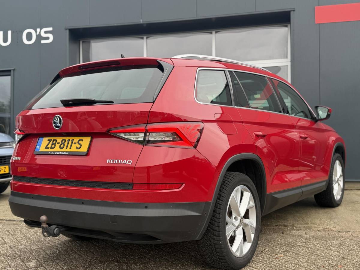Škoda Kodiaq Skoda Kodiaq 1.5 TSI Style Business – Schuif-/kanteldak – Elektr.verst. stoel + verwarming – Apple Carplay/Android Auto – Trekhaak