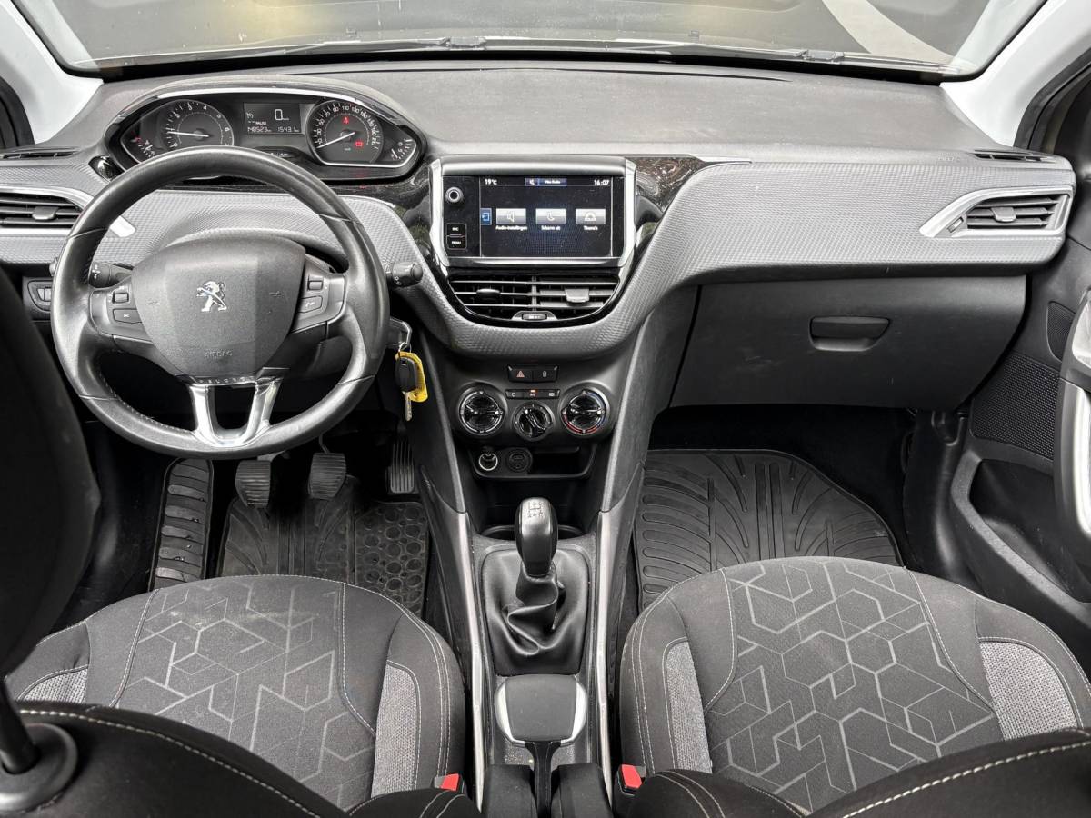 Peugeot 2008 Peugeot 2008 1.2 PureTech Blue Lion – Navigatie – Airconditioning – Trekhaak – Cruise Control
