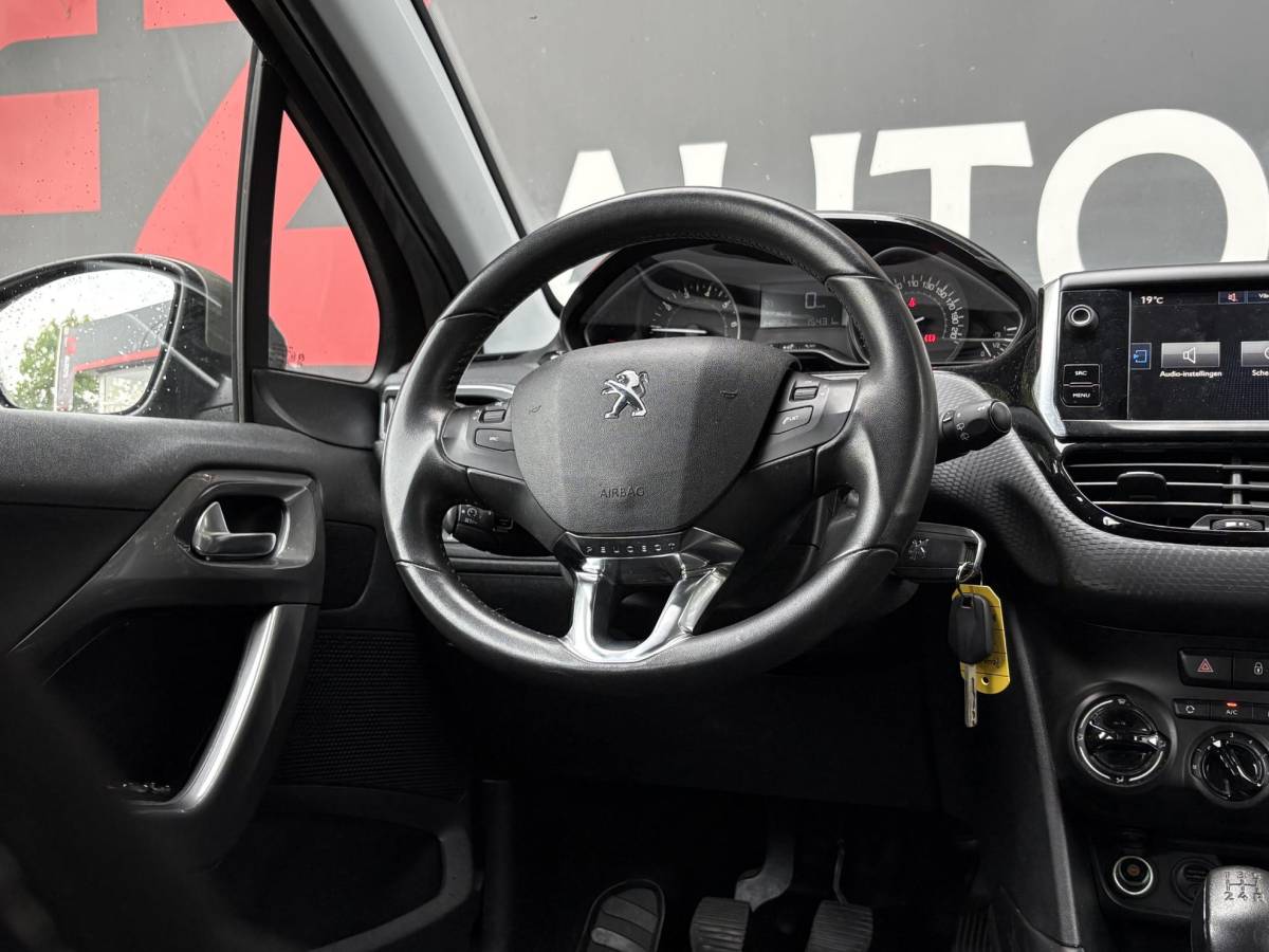 Peugeot 2008 Peugeot 2008 1.2 PureTech Blue Lion – Navigatie – Airconditioning – Trekhaak – Cruise Control