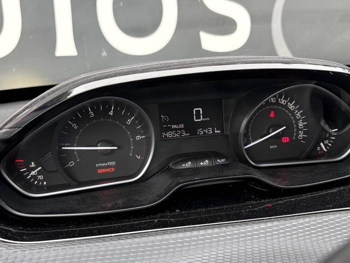Peugeot 2008 Peugeot 2008 1.2 PureTech Blue Lion – Navigatie – Airconditioning – Trekhaak – Cruise Control