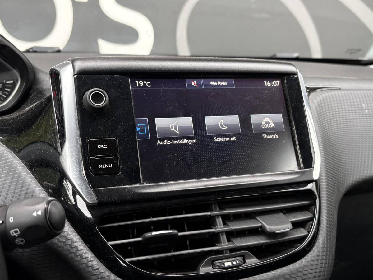 Peugeot 2008 Peugeot 2008 1.2 PureTech Blue Lion – Navigatie – Airconditioning – Trekhaak – Cruise Control